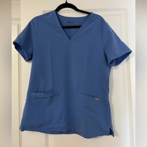 Figs Technical Collection scrub set, ceil blue. Medium top, medium petite pants
